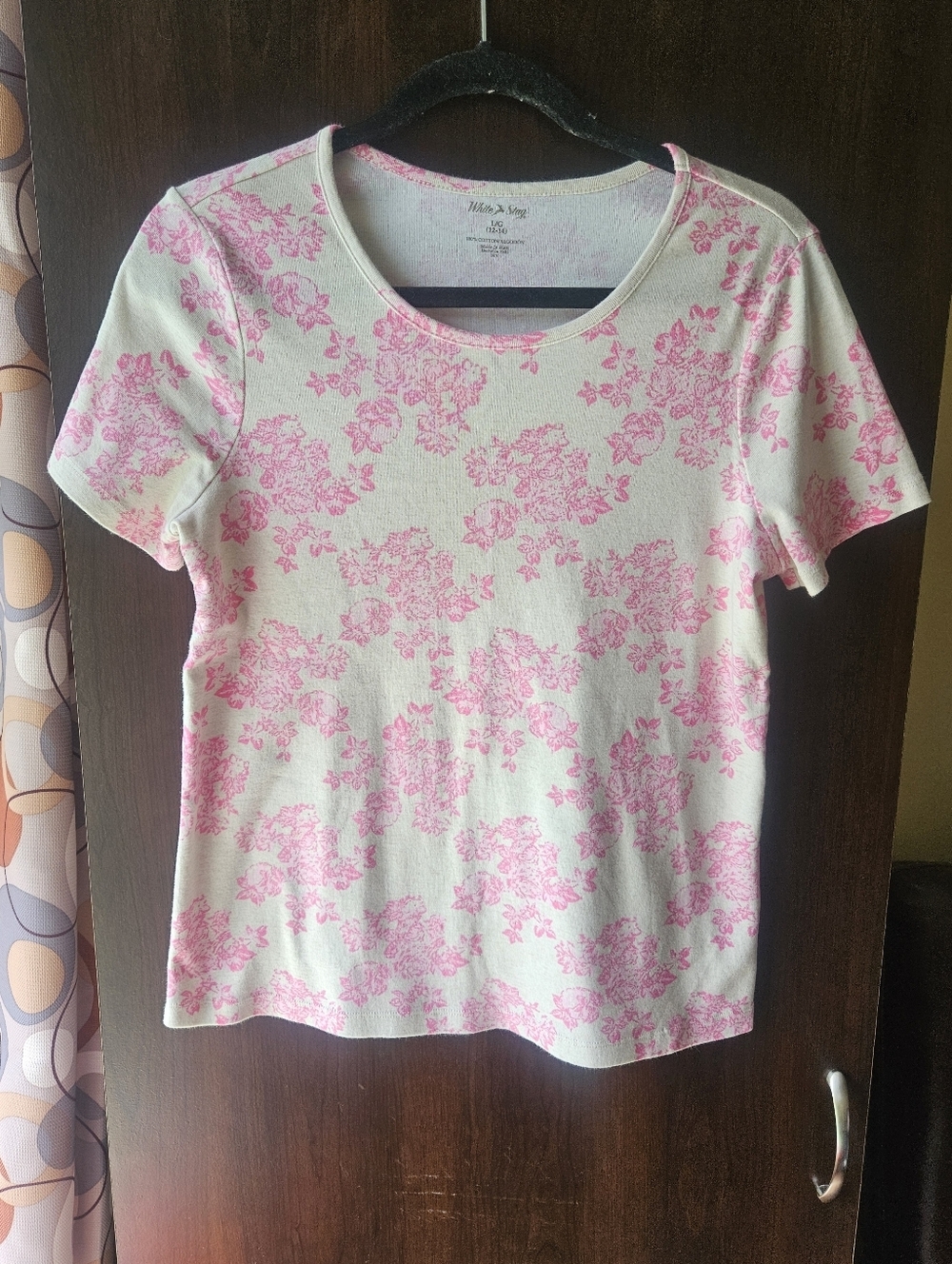 White Stag Cream Colored Tee with Pink Floral Print Size Large